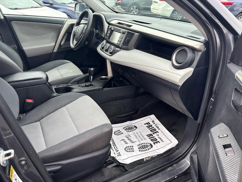 Toyota RAV4 LE AWD 2015