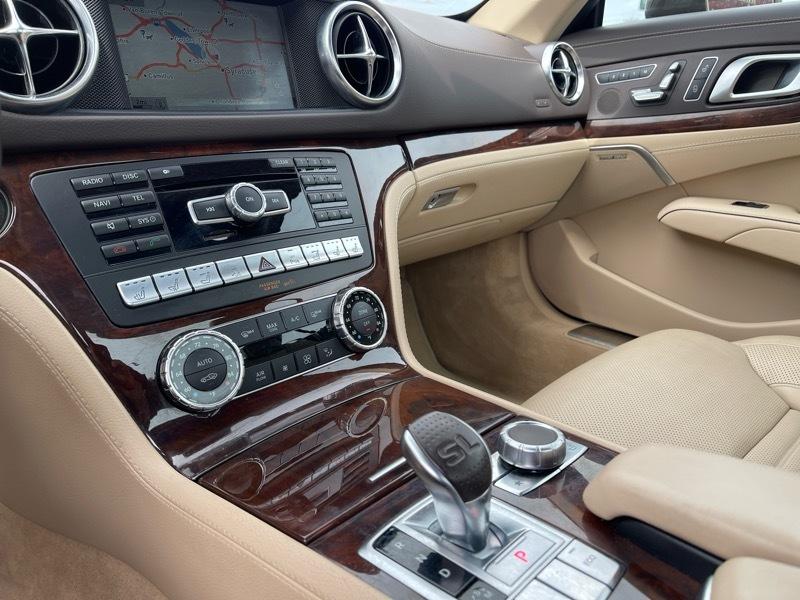 Mercedes-Benz SL-Class SL550R 2014