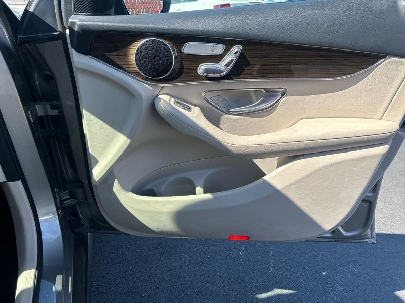 Mercedes-Benz GLC-Class GLC300 4MATIC 2019