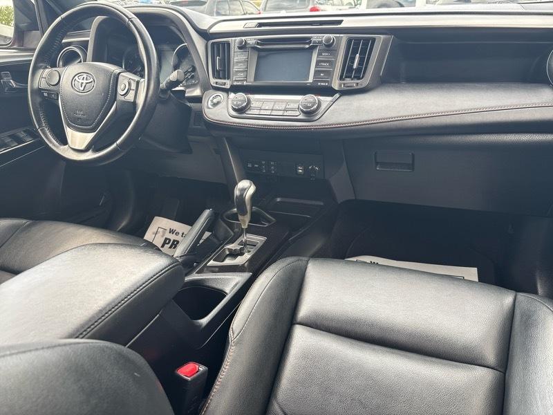 Toyota RAV4 SE 4WD 2016