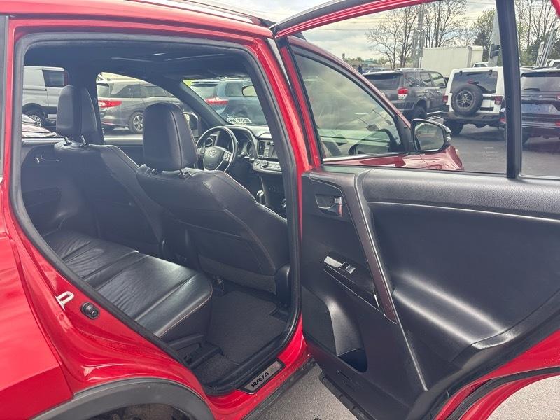 Toyota RAV4 SE 4WD 2016