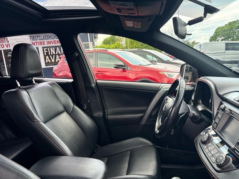 Toyota RAV4 SE 4WD 2016