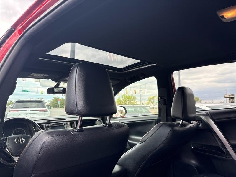 Toyota RAV4 SE 4WD 2016