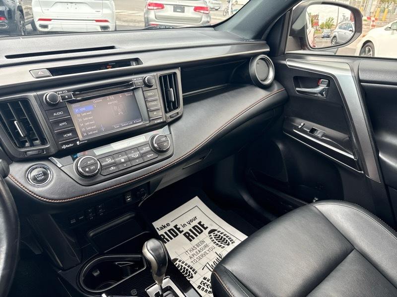 Toyota RAV4 SE 4WD 2016