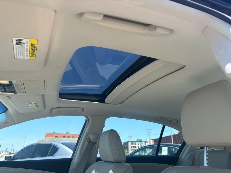 Acura RLX 6-Spd AT w/Technology Package 2015