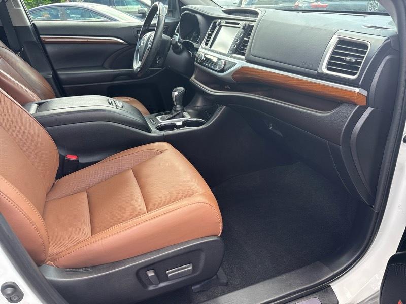 Toyota Highlander Limited AWD V6 2019