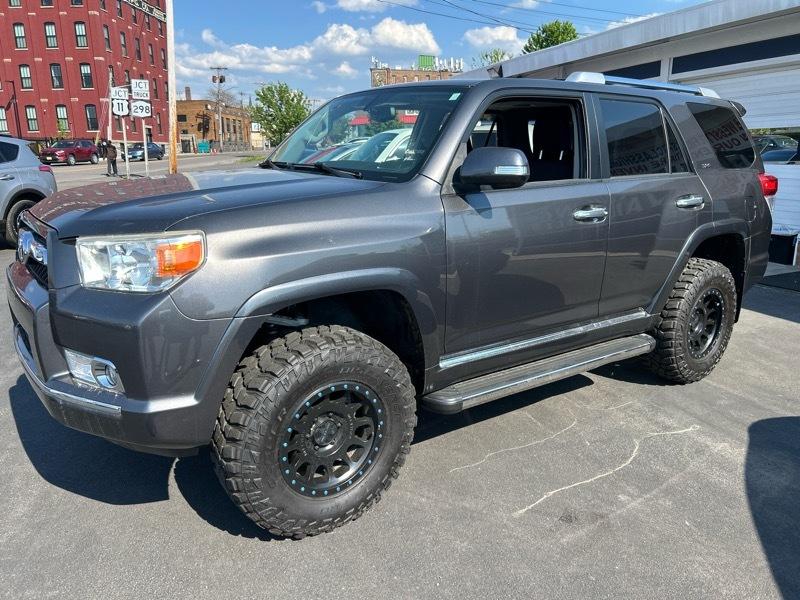 Toyota 4Runner SR5 4WD 2013