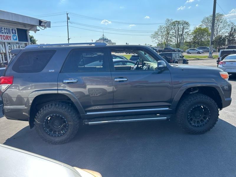 Toyota 4Runner SR5 4WD 2013