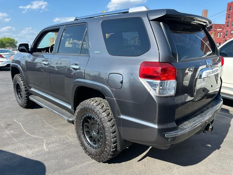 Toyota 4Runner SR5 4WD 2013