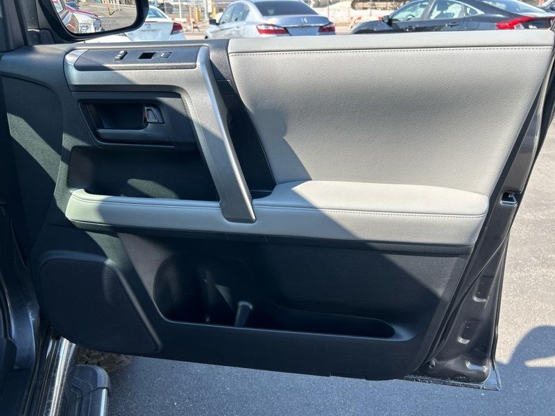 Toyota 4Runner SR5 4WD 2013