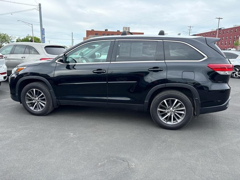 Toyota Highlander XLE AWD V6 2019