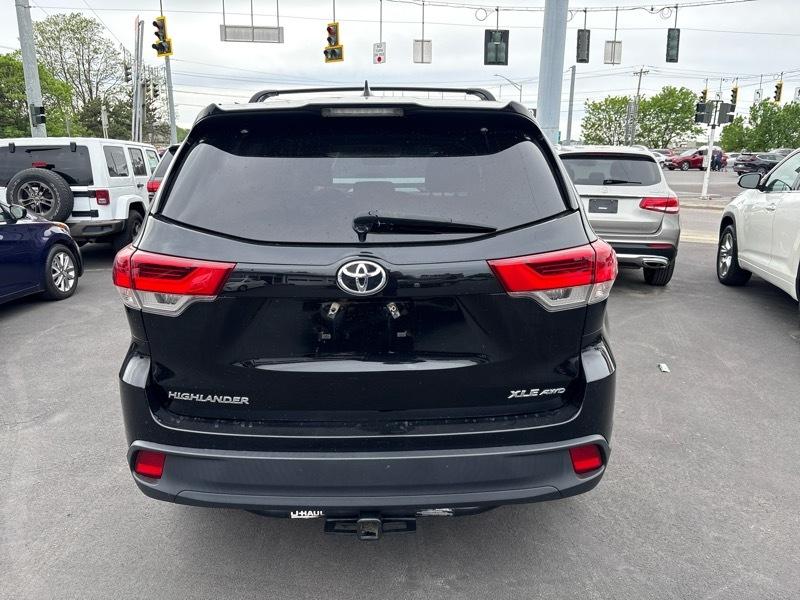 Toyota Highlander XLE AWD V6 2019