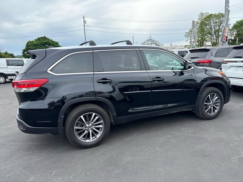 Toyota Highlander XLE AWD V6 2019