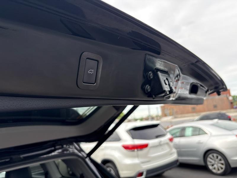 Toyota Highlander XLE AWD V6 2019