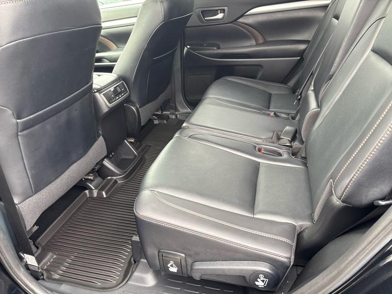 Toyota Highlander XLE AWD V6 2019