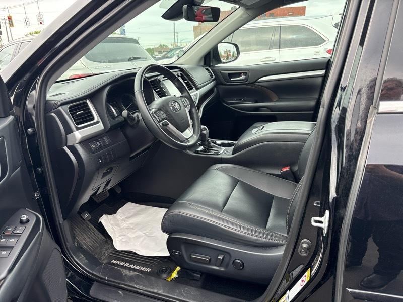 Toyota Highlander XLE AWD V6 2019