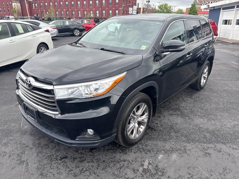Toyota Highlander LE AWD V6 2015