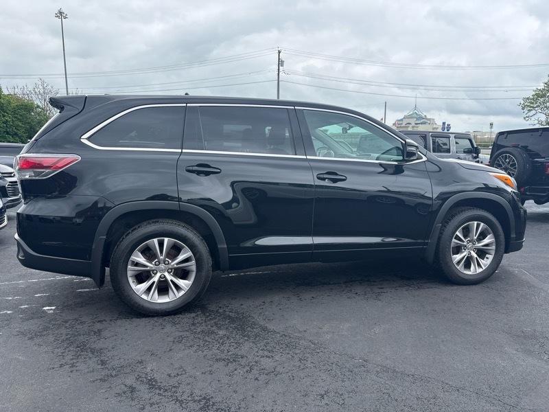 Toyota Highlander LE AWD V6 2015