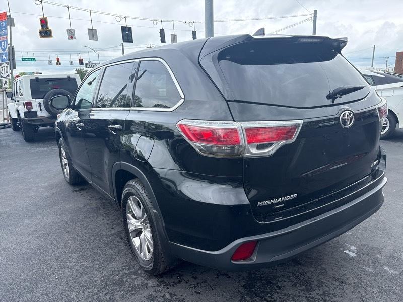 Toyota Highlander LE AWD V6 2015
