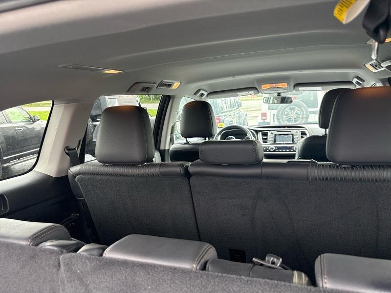 Toyota Highlander LE AWD V6 2015