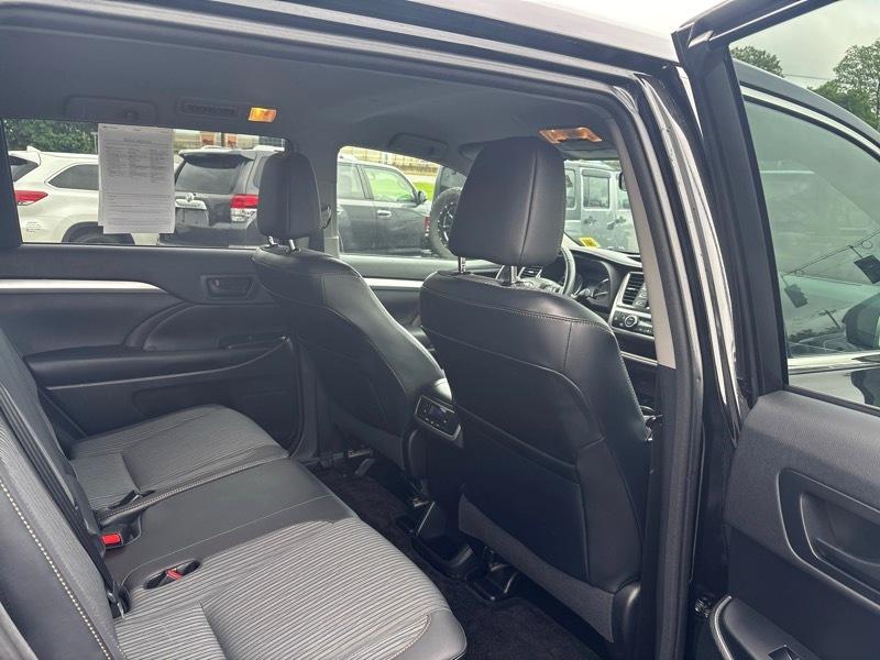 Toyota Highlander LE AWD V6 2015