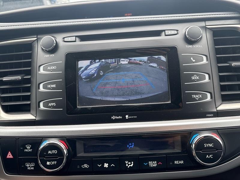 Toyota Highlander LE AWD V6 2015