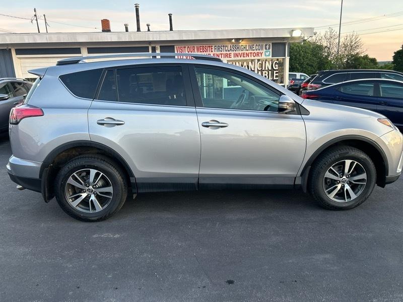 Toyota RAV4 XLE AWD 2017
