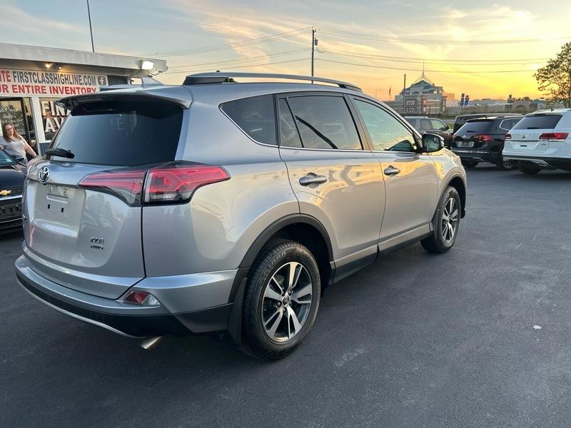 Toyota RAV4 XLE AWD 2017