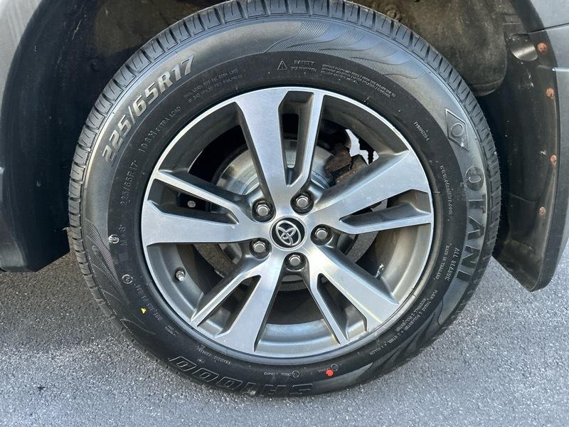 Toyota RAV4 XLE AWD 2017