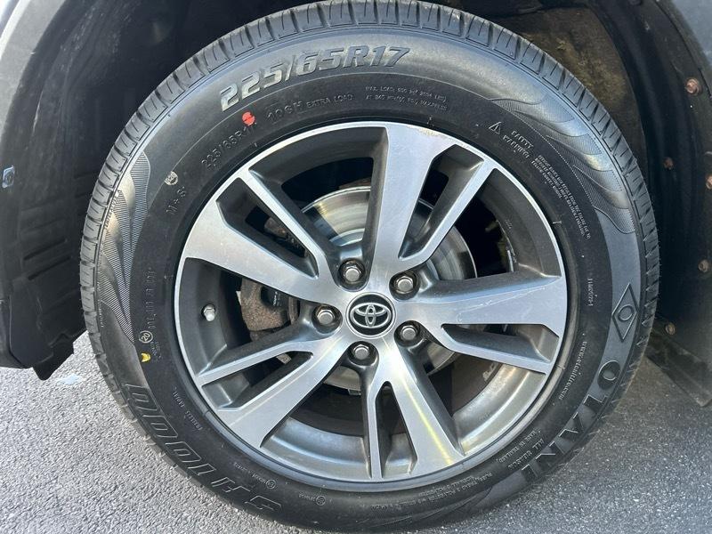 Toyota RAV4 XLE AWD 2017