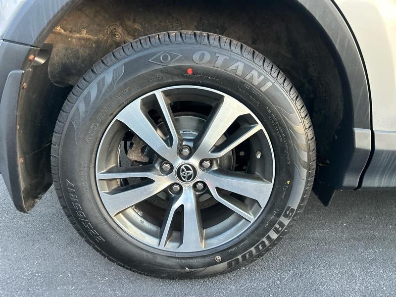 Toyota RAV4 XLE AWD 2017