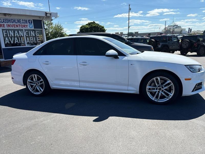 Audi A4 2.0T Premium quattro Sedan 2017
