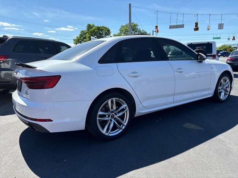Audi A4 2.0T Premium quattro Sedan 2017