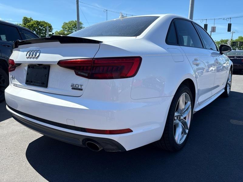 Audi A4 2.0T Premium quattro Sedan 2017