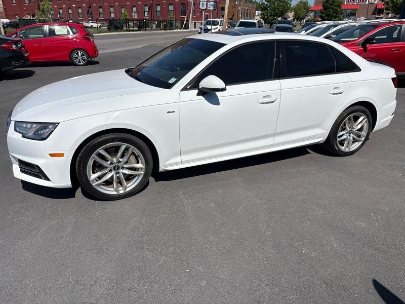 Audi A4 2.0T Premium quattro Sedan 2017