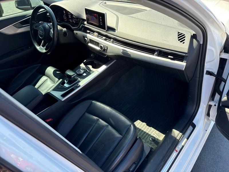 Audi A4 2.0T Premium quattro Sedan 2017