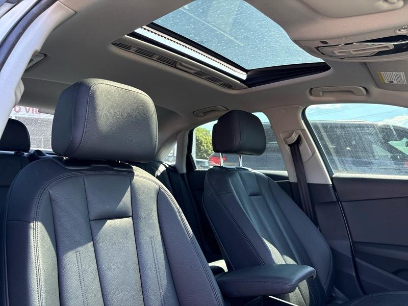 Audi A4 2.0T Premium quattro Sedan 2017