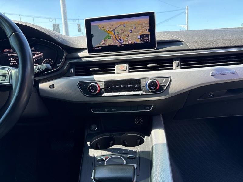 Audi A4 2.0T Premium quattro Sedan 2017
