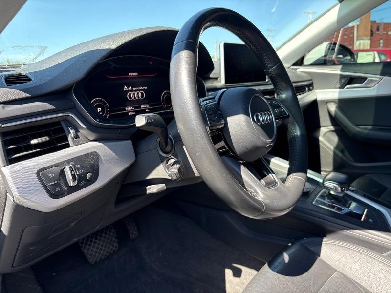 Audi A4 2.0T Premium quattro Sedan 2017