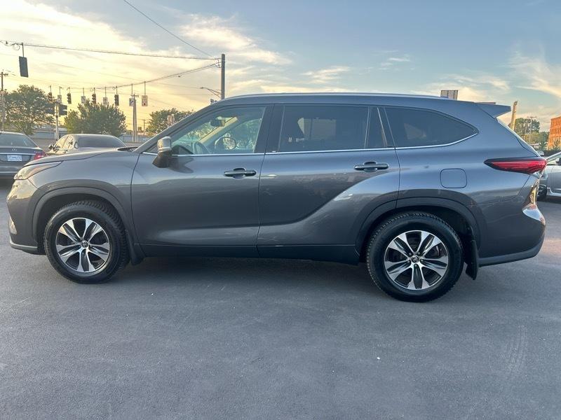 Toyota Highlander XLE AWD V6 2021