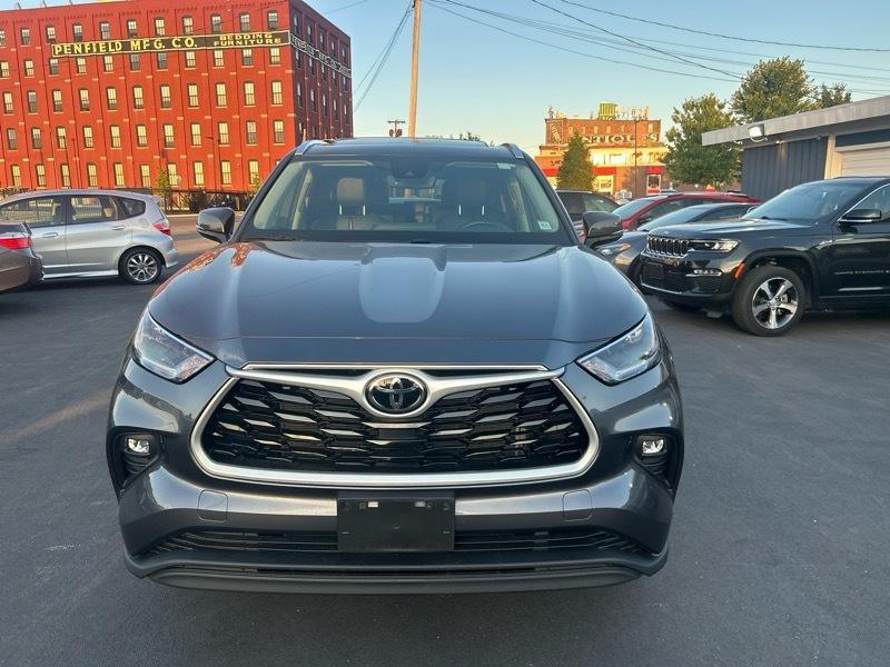 Toyota Highlander XLE AWD V6 2021