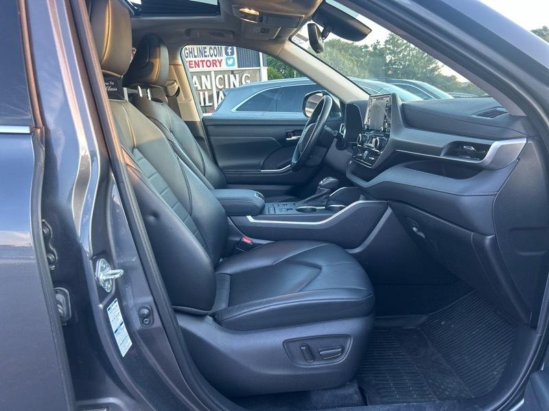 Toyota Highlander XLE AWD V6 2021