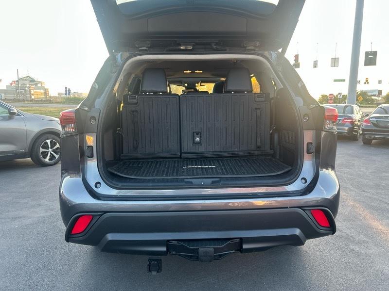 Toyota Highlander XLE AWD V6 2021