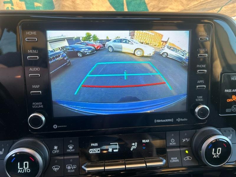 Toyota Highlander XLE AWD V6 2021