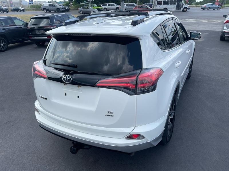 Toyota RAV4 SE 4WD 2016