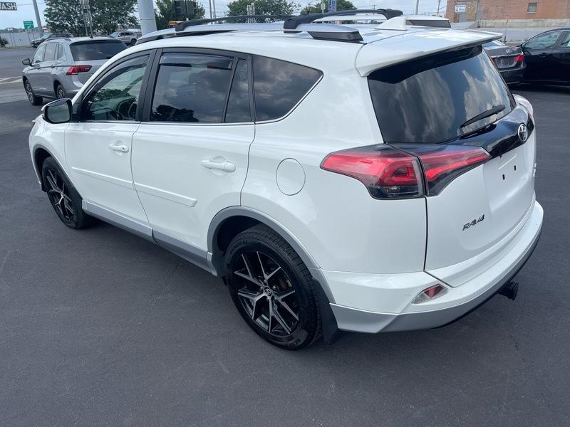 Toyota RAV4 SE 4WD 2016