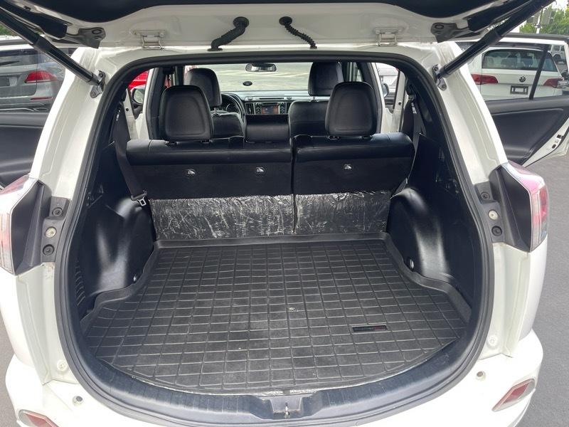 Toyota RAV4 SE 4WD 2016