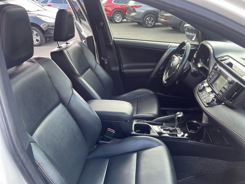Toyota RAV4 SE 4WD 2016