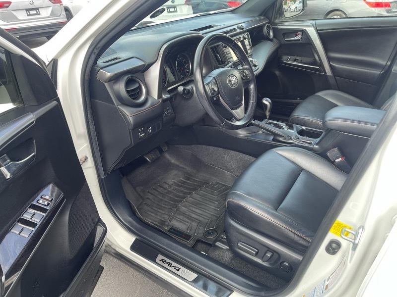 Toyota RAV4 SE 4WD 2016