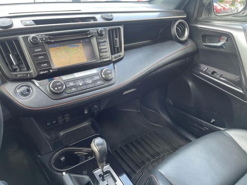 Toyota RAV4 SE 4WD 2016